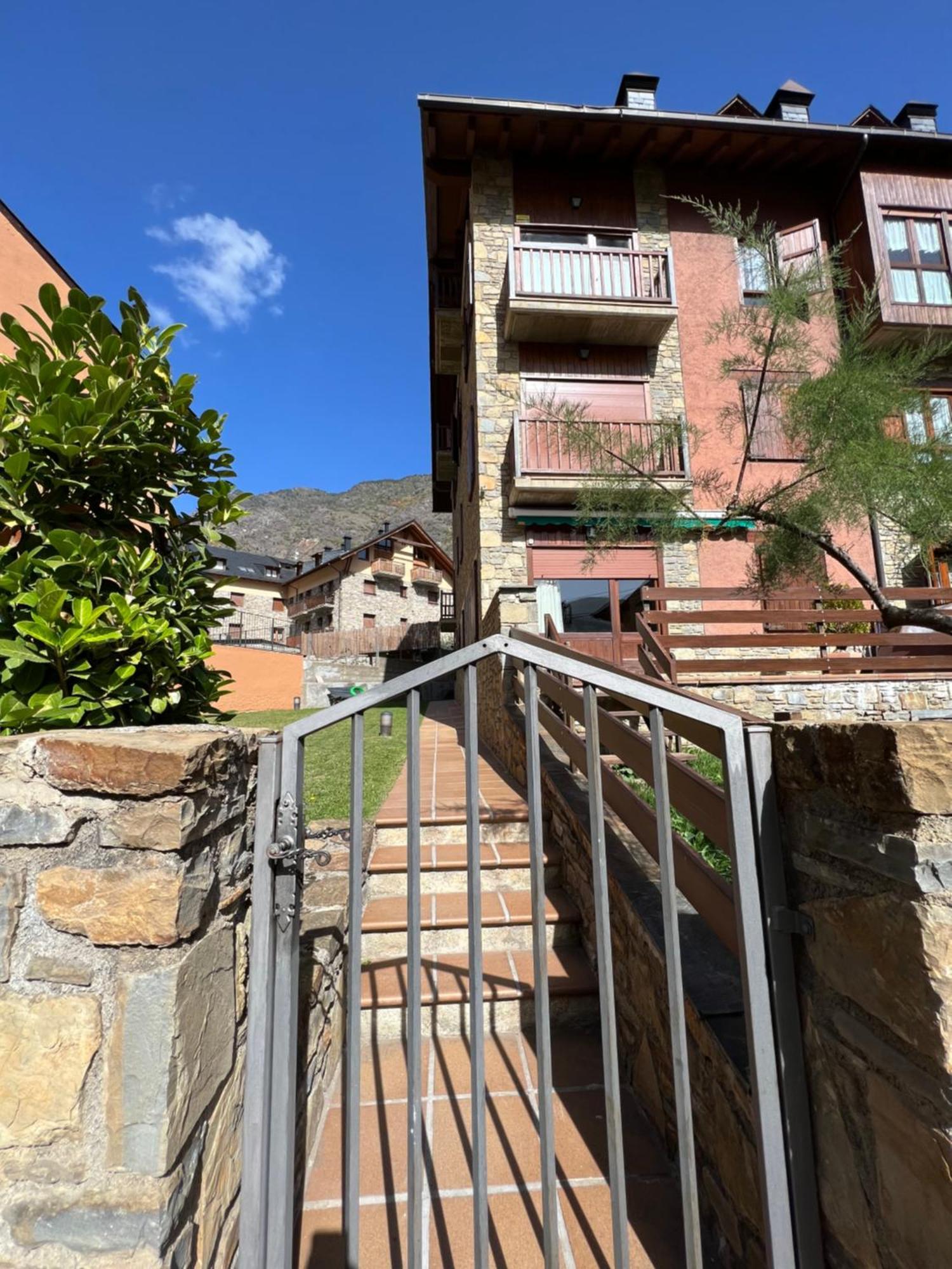 Apartament Deluxe Espot - L'Amfitriona Luaran gambar